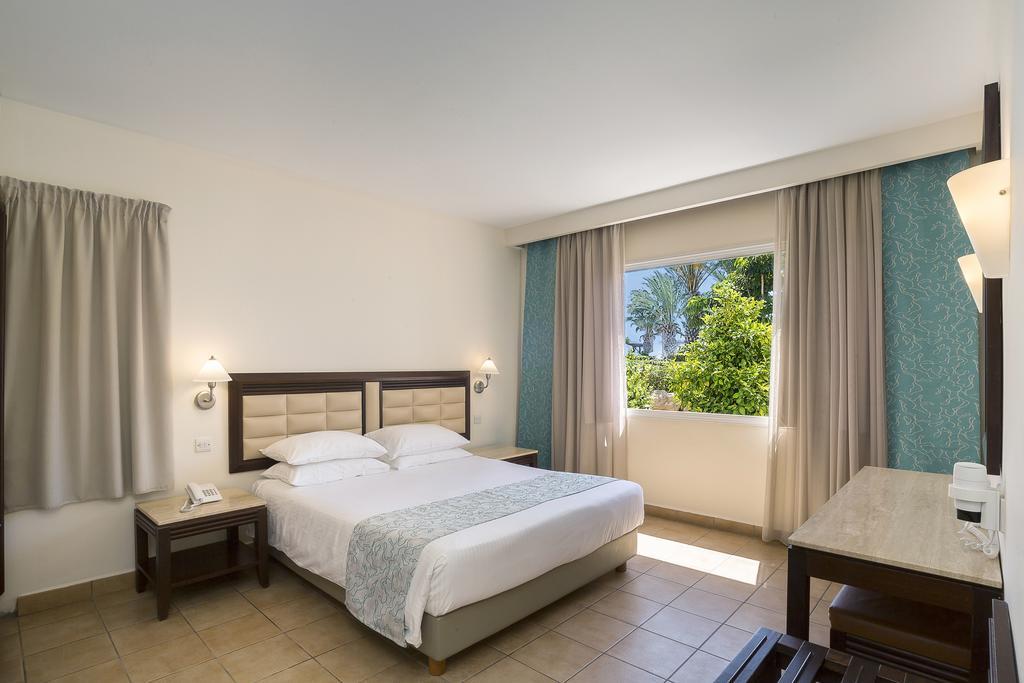 Avanti Hotel بافوس المظهر الخارجي الصورة