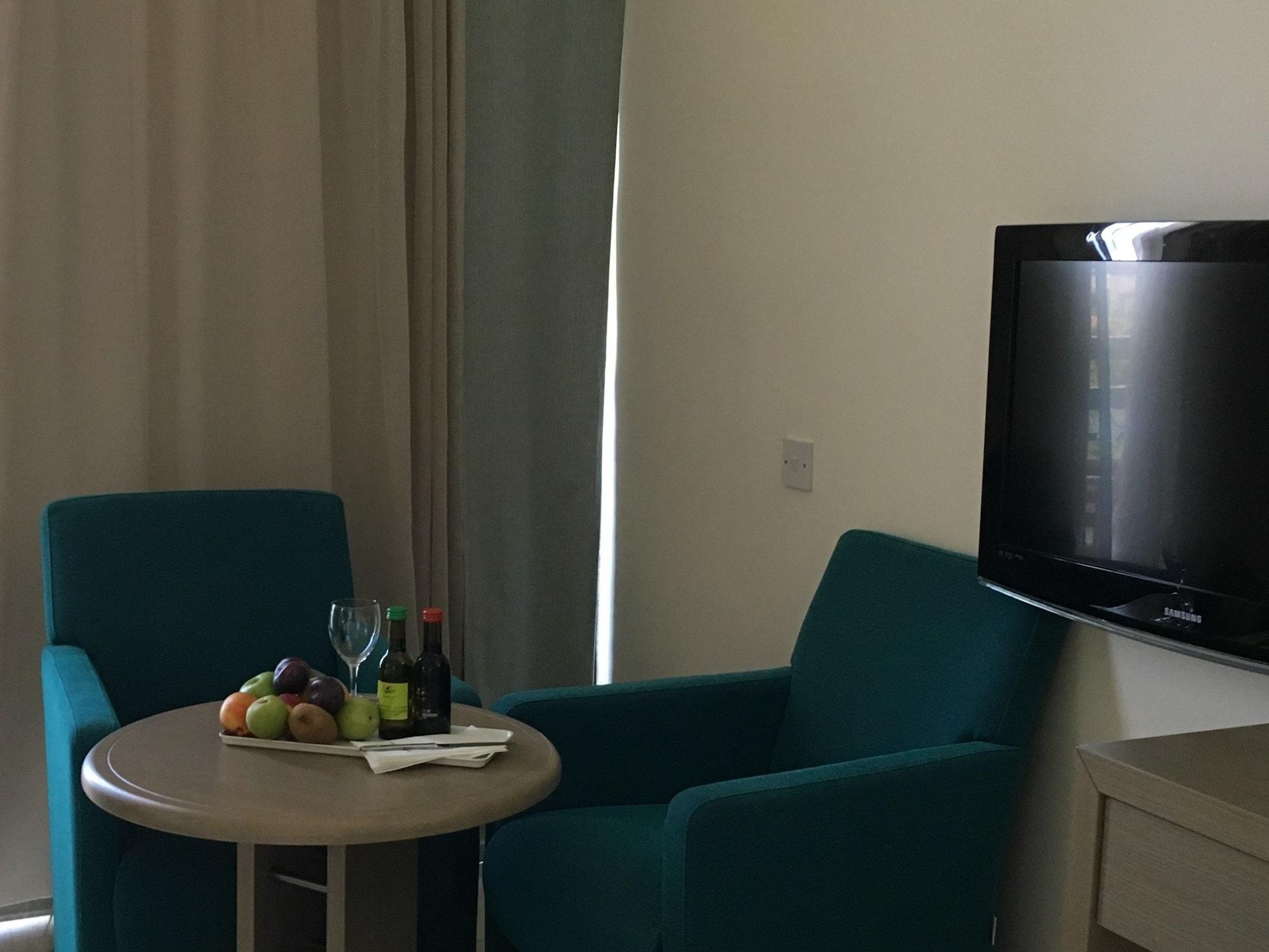 Avanti Hotel بافوس المظهر الخارجي الصورة