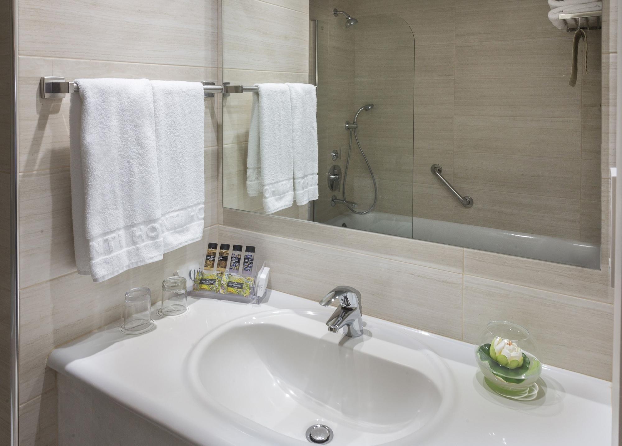 Avanti Hotel بافوس المظهر الخارجي الصورة