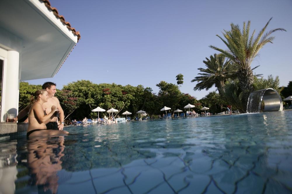 Avanti Hotel بافوس المظهر الخارجي الصورة